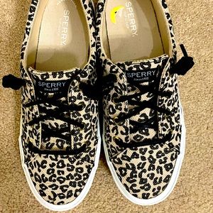 Sperry slide on shoes in excellent condition